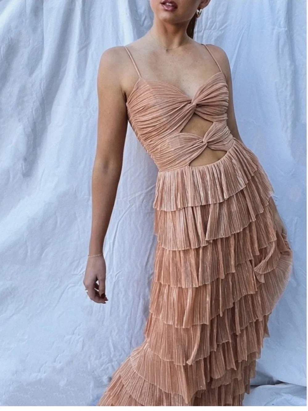 NWT Gianni Bini
Grace Metallic Plisse
Sweetheart Neck
Cut-Out Tiered Dress - Picture 5 of 9